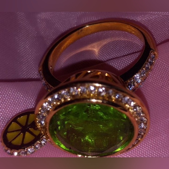 Martini Glass Shape ring - Picture 3 of 16